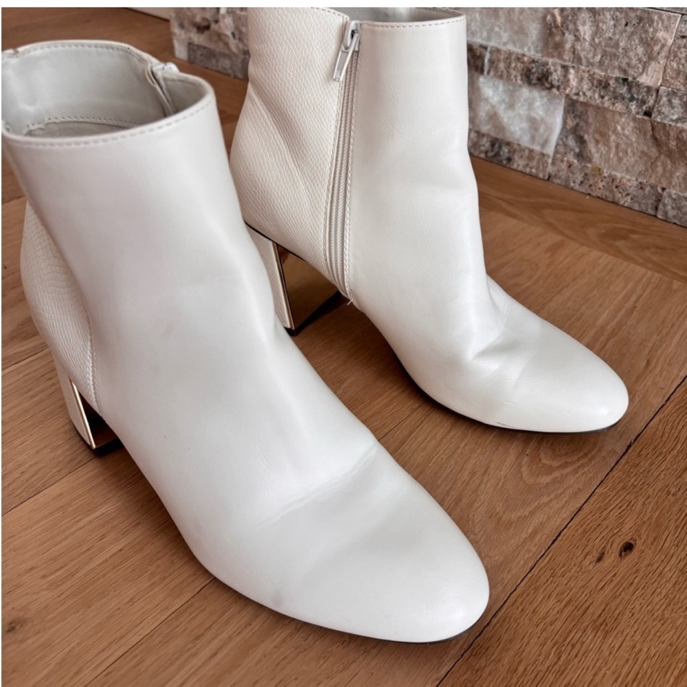 XOXO Women's Fedela Fashion Boots. 9.5